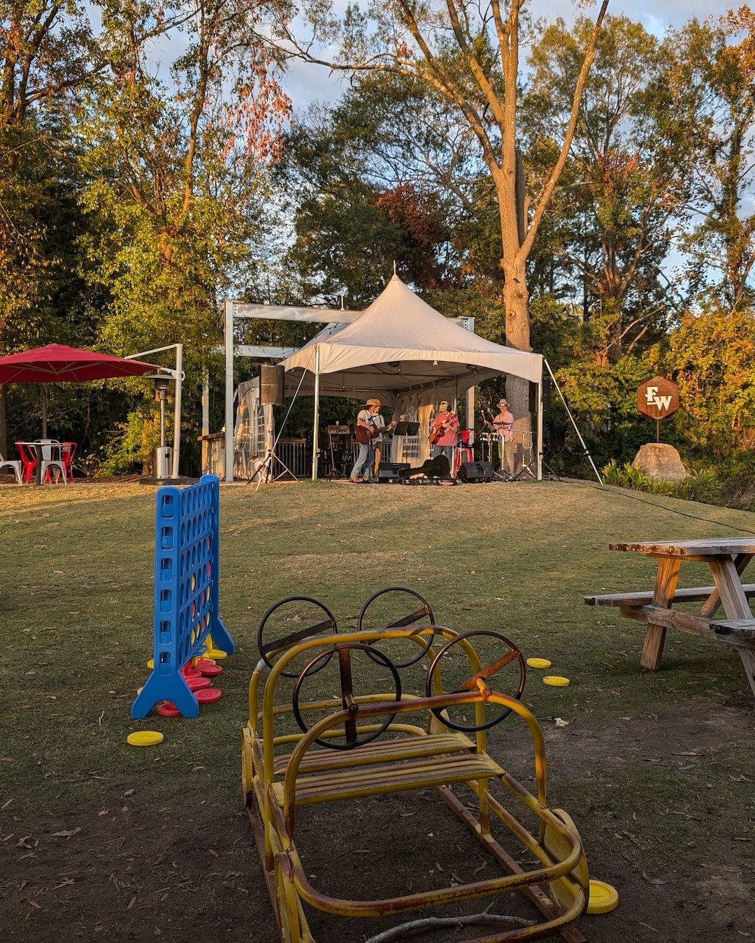 Did you know? Fretwell hosts FREE live music events every Friday and Saturday from 6 pm to 9 pm.

Tonight (Friday), we have Fayssoux and Company on the planning. And tomorrow (Saturday), Classic Party Rock will bring their tunes. 

For all our upcoming events, visit our website. Link in bio!

#upstatescmusic #upstatemusicscene #spartanburgmusic #spartanburgevents #offtheclockfriday