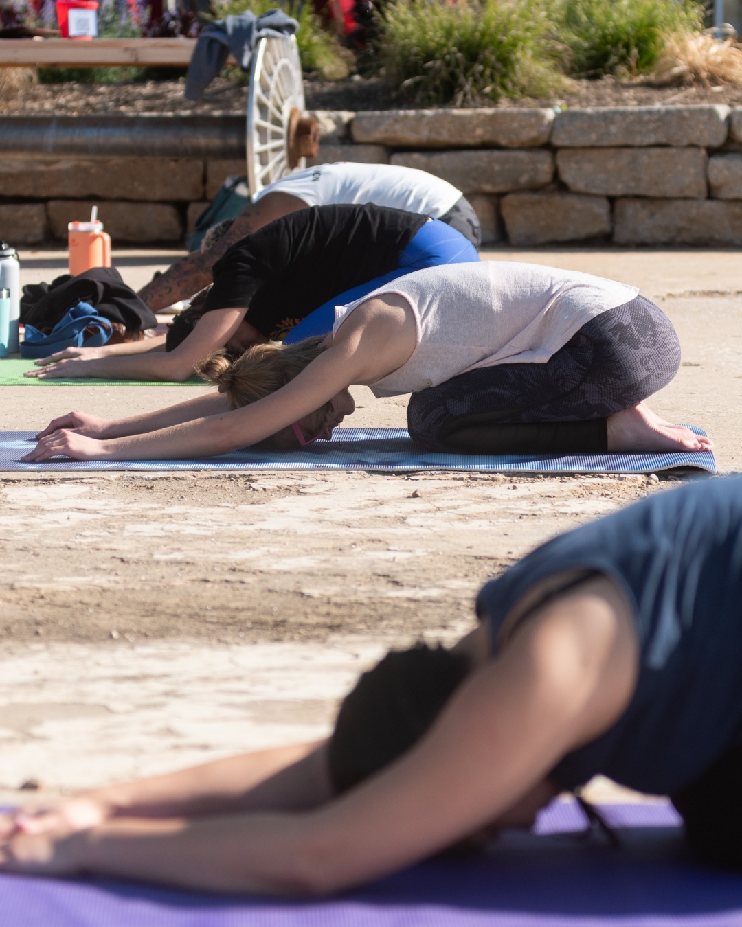 Yoga on the Lawn is back at Fretwell! Enjoy a fun, outdoor flow every Monday from 9 to 10 am. 

Classes are led by Lisa, @tokengranola. A $5 donation for the instructor is appreciated.

Swipe for details!

#SCYoga #FreeYoga #SpartanburgYoga #SpartanburgSC