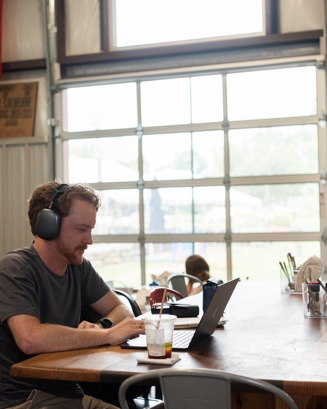 It may be Monday but at least it's a short week! And @littleriverroasting's seasonal beverages are here to keep you powered through to the Thanksgiving break! ☕